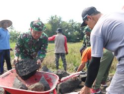 Berbagai Pekerjaan Fisik di Kerjakan Gotong Royong