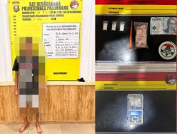 Unit 6 Satresnarkoba Polrestabes Palembang Gerebek Rumah di Bukit Kecil, Sabu Ditemukan di Lantai Depan Tersangka