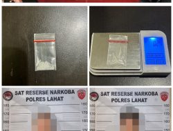 Perangi Peredaran Gelap Narkoba, Polres Lahat Ringkus Dua Pengedar Sabu di Desa Manggul