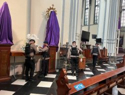 Brimob Polda Metro Sterilisasi Gereja Pastikan Paskah Aman