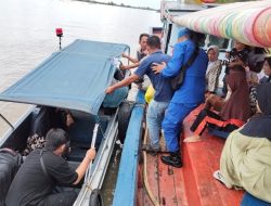 Ambulans Apung Polairud Polda Sumsel Selamatkan Nelayan Sakit Kritis dari Desa Upang Banyuasin