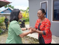 Sentuhan Kasih Persit KCK PD XVIII/Kasuari Hadir Menguatkan Keluarga Prajurit