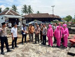 Wujud Nyata Polri Presisi, Polres OKU Selatan Salurkan Bantuan untuk Korban Kebakaran