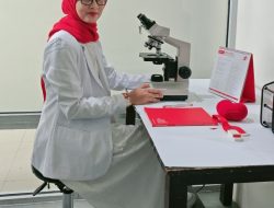 Antara Mikroskop dan Benang Rajut: Kisah Kreativitas dr. Zuhria