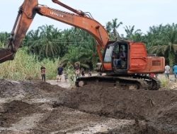 Kodim 0212/TS Bersama Masyarakat Mulai Bangun Jembatan Gantung di Ulu Sosa