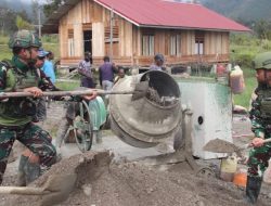 Semangat Gotong Royong, Satgas Yonif 521/DY Bersama Warga Laksanakan Pengecoran Tahap II Masjid H. Aippon Asso di Distrik Walesi