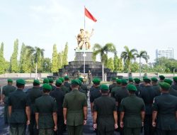 Ziarah Rombongan HUT Ke – 60 Korem 074/Warastratama, Di Pusatkan Di Taman Makam Pahlawan (TMP) Kusuma Bhakti Surakarta