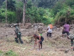 Sinergi TNI dan Rakyat, Satgas Yonif 521/DY Bersama Warga Bersihkan Lingkungan di Distrik Kurima