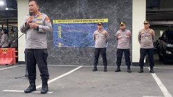 Jumat Berkah Polres Metro Bekasi Kota, 100 Paket Sembako Dibagikan untuk Ojol dan Warga