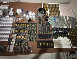 Polda Metro Jaya Membongkar Clandestine Lab Cartridge Vape Mengandung Narkotika Golongan II Jenis Etomidate di Jakarta Barat