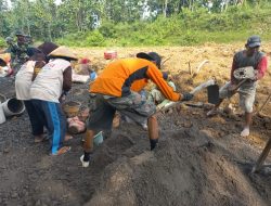 Semangat Ibu-Ibu Warnai TMMD Wonosegoro: Dari Cangkul Sederhana untuk Jalan Masa Depan Desa
