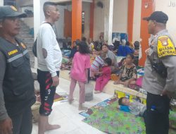Bhabinkamtibmas Polsek Bekasi Utara Monitoring Banjir Kiriman di Teluk Pucung