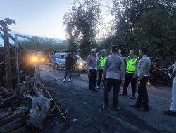 Kecelakaan Maut Bus ALS vs Tangki di Lintas Sumatera Muratara, 16 Orang Tewas Terbakar — Tim DVI RS Bhayangkara Palembang Lakukan Identifikasi