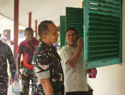 Dansatgas TMMD Ke-128 Kodim 1801/Manokwari Tinjau Langsung Pengecoran Jalan Akses Pantai dan Rehab SD Inpres 62 Asai