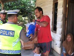Sat Lantas Polres Mesuji Laksanakan Tasi Berkah Presisi, Bagikan 10 Karung Beras untuk Warga Kurang Mampu