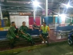 Babinsa Koramil 14 Jatisrono Bersama Linmas Sisir Obyek Vital Demi Jaga Keamanan Warga