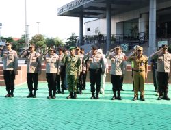 Jaga Kondusifitas Wilayah, Polres Metro Jakarta Barat,Kapolres dan Dandim 0503 Gelar Apel Pelayanan Pengamanan Nobar Sepakbola