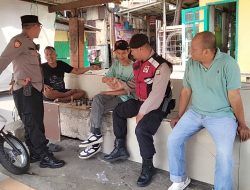 Polsek Kebon Jeruk Tingkatkan Patroli jalan kaki Cegah Gangguan Kamtibmas