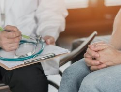 Tidak Berstatus Dokter, Oknum Pegawai RSUD KLU Diduga Diam-Diam Buka Praktik Klinik