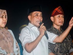 Bupati Bima Serahkan Bantuan BPJS ketenagakerjaan pada Program Selasa Menyapa di Parado
