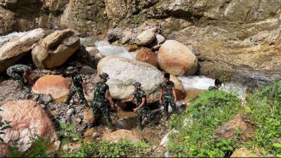 Satgas Karya Bakti TNI Kodam I/BB Mulai Bangun Jembatan Armco di Aek Bagot Taput
