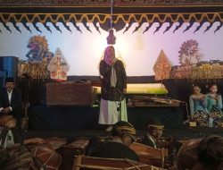 Kepala Desa Banjarejo Hadiri HUT Koperasi Agung Sejahtera yang Dimeriahkan Pagelaran Wayang Kulit Ki Hadi Siswoko