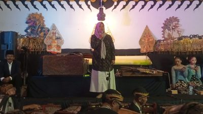 Kepala Desa Banjarejo Hadiri HUT Koperasi Agung Sejahtera yang Dimeriahkan Pagelaran Wayang Kulit Ki Hadi Siswoko