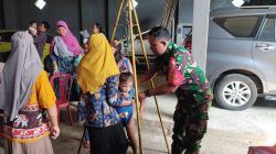 Wujud Babinsa Tawangrejo Dampingi Kegiatan Posyandu, Demi Tingkatkan Layanan Kesehatan Masyarakat