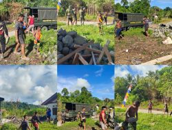 Bersama Warga, Satgas TMMD Ke-128 Kodim 1801/Manokwari Muat Batu Untuk Pondasi Pagar Gereja GPKAI Jemaat Erroi