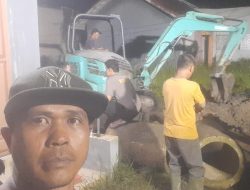 Warga Perumahan Meritai Anggrek Swadaya Cor Jalan dan Pasang Gorong-gorong, Diduga Terkendala Amdal