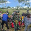 Membina Generasi Muda Papua, Satgas Yonif 521/DY Hadir dalam Acara Kelulusan dan Pelepasan Siswa Kelas XII SMAN di Distrik Eragayam
