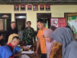 Pastikan Tepat Sasaran, Babinsa Dampingi Penyaluran Bantuan Pangan Dari Pemerintah