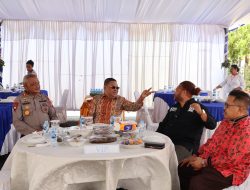 Wakapolda PBD Hadiri Aksi Makan Sumbang Bersama Jemaat dan Masyarakat di Sorong