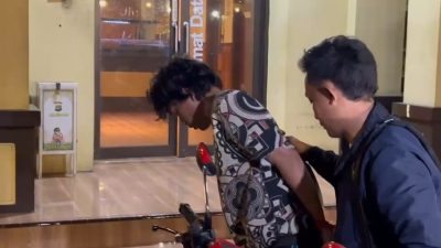 Pria Ini Tak Berkutik Diamankan Polsek Tambora dan warga Saat Siskamling Usai Curi Handphone