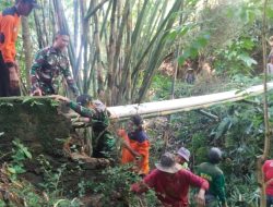 Saluran Irigasi Putus, TNI dan Warga Sokoboyo Bersatu Demi Sawah Tetap Mengal