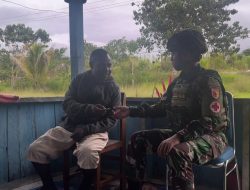 Perkuat Binter dan Kepedulian Sosial, Satgas Yonif 521/DY Hadir Berikan Pelayanan Kesehatan Gratis serta Bagikan Baju Layak Pakai kepada Warga Distrik Kobakma