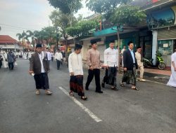 Dandim 0808/Blitar Laksanakan Sholat Idul Adha di Masjid Agung Kota Blitar, Tekankan Pengamanan Jamaah