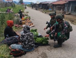 Pos Obano Jadi Penggerak Ekonomi, Satgas Yonif 2 Marinir Beli Hasil Bumi Warga