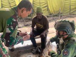 Humanis dan Responsif, Satgas Yonif 2 Marinir Obati Luka Warga di Pasir Putih Papua Tengah
