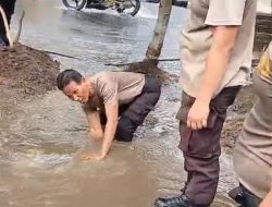 Gerakan Belida Polres OKU Bergerak Cepat Respons Genangan Akibat Curah Hujan Tinggi