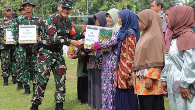 Kodim 0732/Sleman Hadirkan Kebahagiaan Dengan Berbagi Paket Sembako