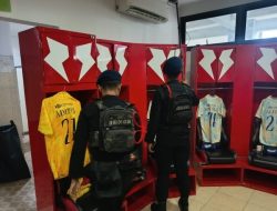 Jelang Kick Off Bekasi FC Vs PSPS, Gegana Brimob PMJ Sterilisasi Stadion