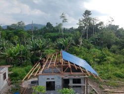 TNI Percepat Pembangunan Rumah Warga melalui Program TMMD ke-128 di Kampung Tanah Rubuh