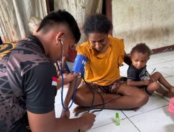 TMMD Ke-128 Kodim 1801/Manokwari Berikan Layanan Kesehatan ke Rumah Warga