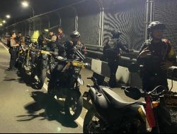 Patroli Brimob dan Perintis Bubarkan Balap Liar di Kawasan Jalan Taman Mini, Sejumlah Remaja Diamankan