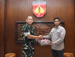 Pangdam IV/Diponegoro Serahkan Dukungan Kamera Profesional dan Seragam Tactical Office ke Pendam