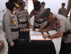 Mutasi dan Sertijab Digelar di Polres Landak, Kapolres: Tingkatkan Profesionalisme dan Pelayanan Masyarakat