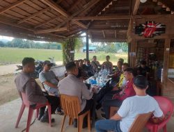 Kapolsek Mempawah Hulu Perkuat Sinergitas Melalui Silaturahmi Bersama Forkopimcam, Tokoh Adat, Dan Tokoh Masyarakat Kecamatan Sompak