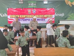 Polres Mesuji Tingkatkan Kesadaran Hukum Santri melalui Kegiatan Binluh di Ponpes Darul Falah Al-Amin