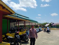 Polsek Sungai Tebelian Berikan Pengamanan Sholat Jumat, Jamaah Diimbau Waspadai Keamanan Kendaraan